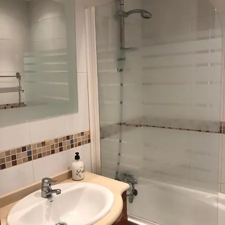 Charming 2 Bed Next To Cabopino Beach, Spain