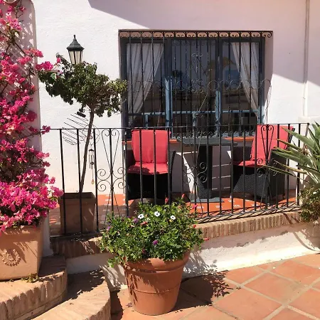 Charming 2 Bed Next To Cabopino Beach, Spain *